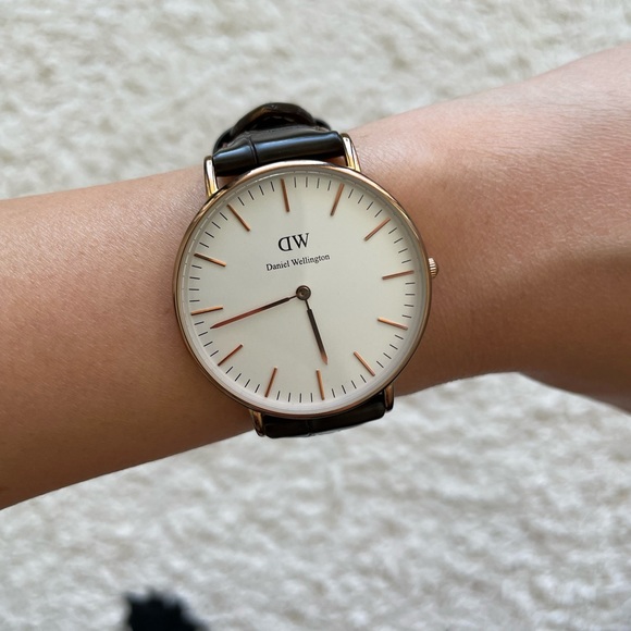 Daniel Wellington Rose Gold Classic York watch 36mm - Picture 9 of 17